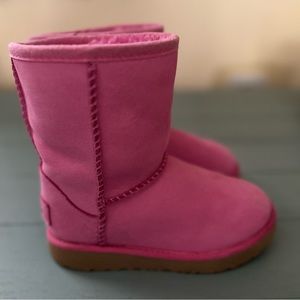 Authentic Like New Waterproof UGG’s.. Toddler girl size 11